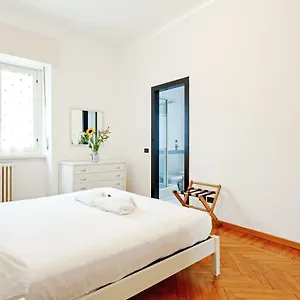 Apartment S. Maria Valle Roomy Flat, Milan