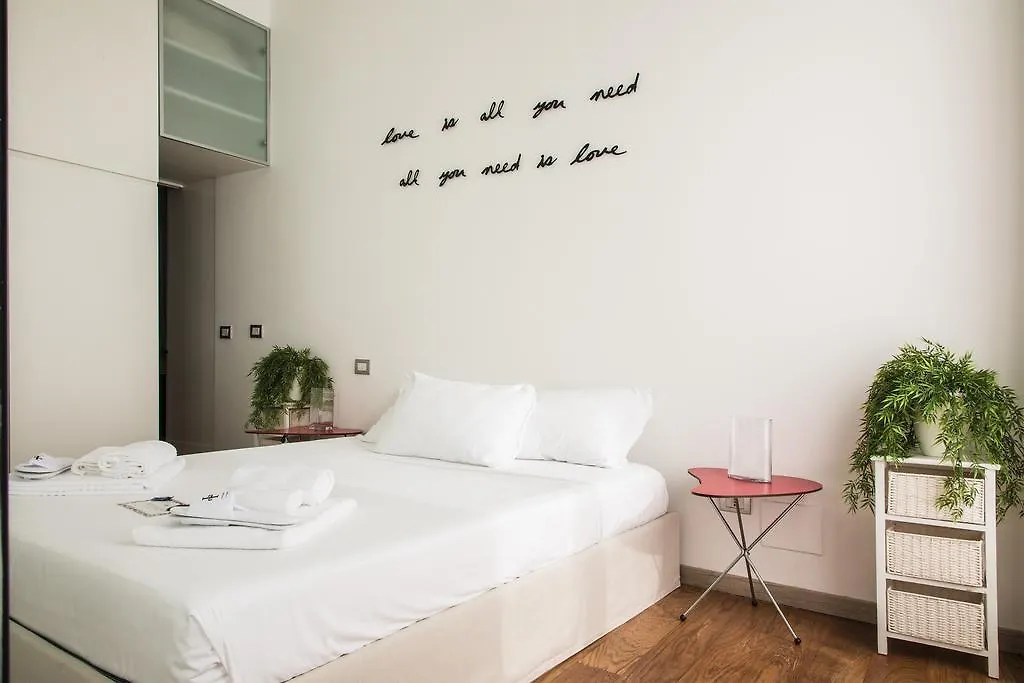 Hemeras Boutique Homes - Design Flats Near The City Center Milano Lägenhet