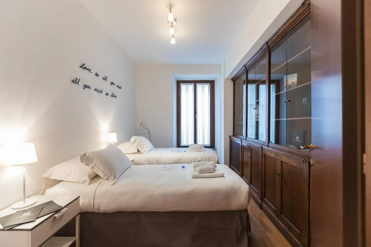 Hemeras Boutique Homes - Design Flats Near The City Center Milano Lägenhet